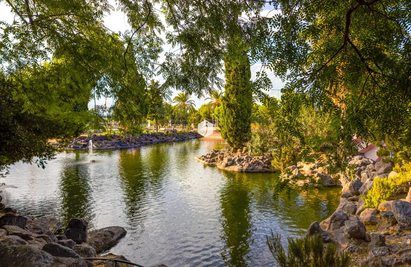 Z drugiej ręki - Mieszkanie w bloku -
Torrevieja - Costa Blanca