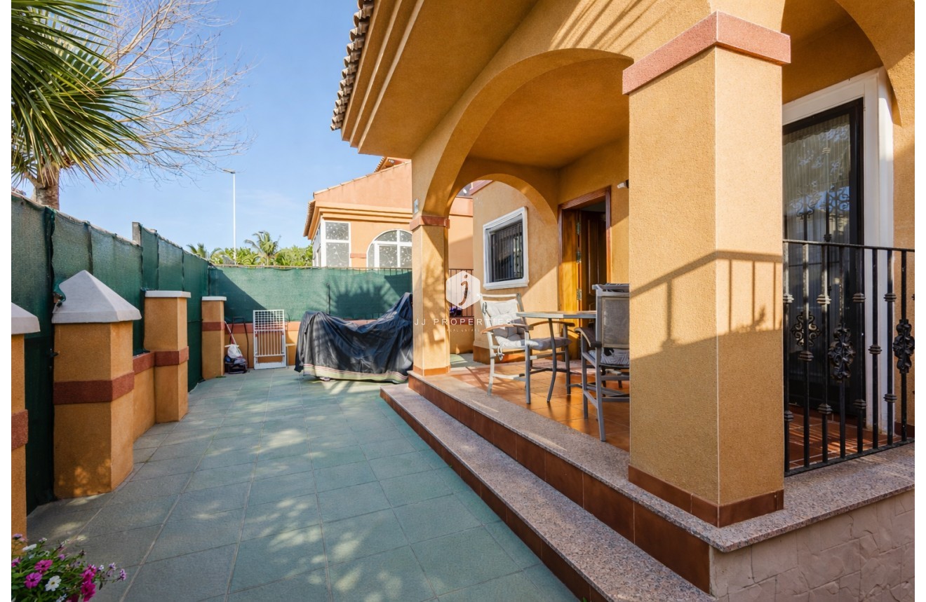 Aus zweiter Hand - Villa -
Torrevieja - Costa Blanca