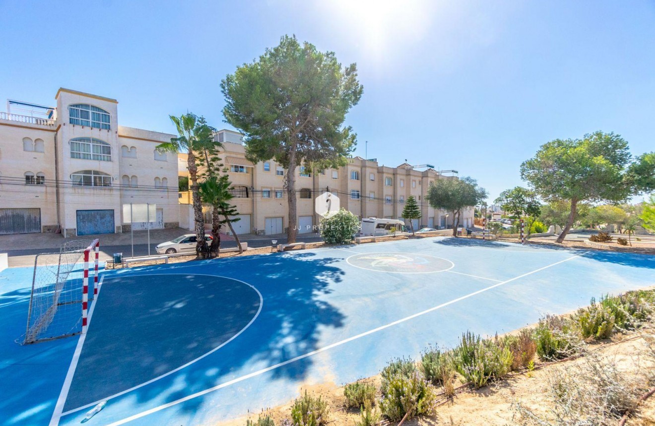 Aus zweiter Hand - Chalet -
Orihuela Costa - Costa Blanca