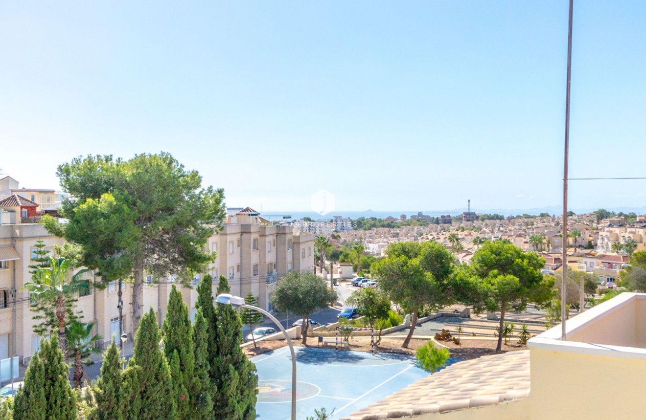 Aus zweiter Hand - Chalet -
Orihuela Costa - Costa Blanca