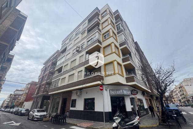 Z drugiej ręki - Mieszkanie w bloku -
Torrevieja - Costa Blanca