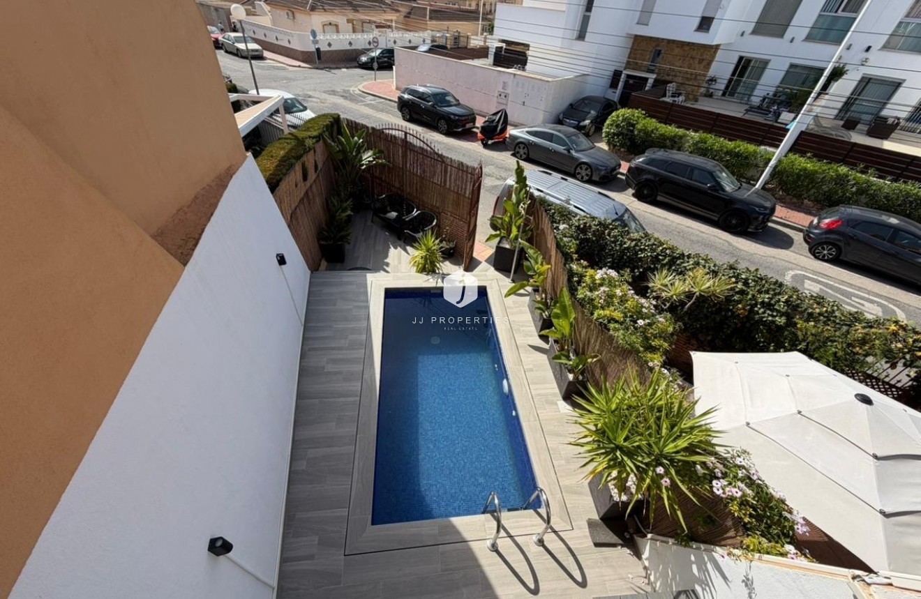 Aus zweiter Hand - Chalet -
Torrevieja - Los Frutales