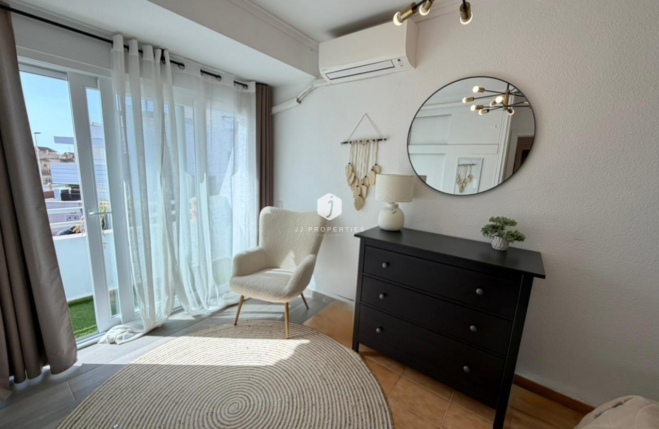 Aus zweiter Hand - Chalet -
Torrevieja - Los Frutales