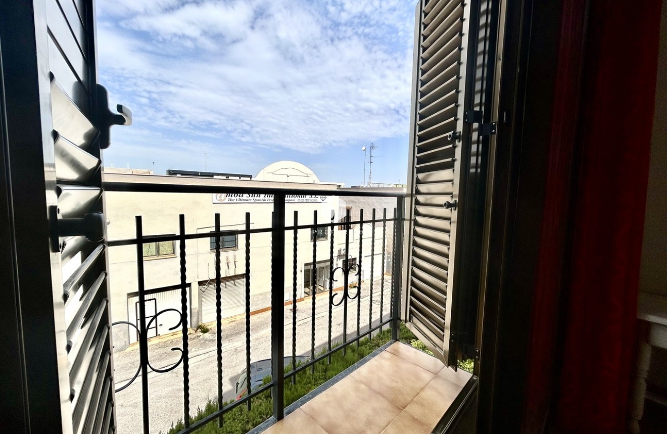 Z drugiej ręki - Mieszkanie w bloku -
Cabo Roig - Costa Blanca