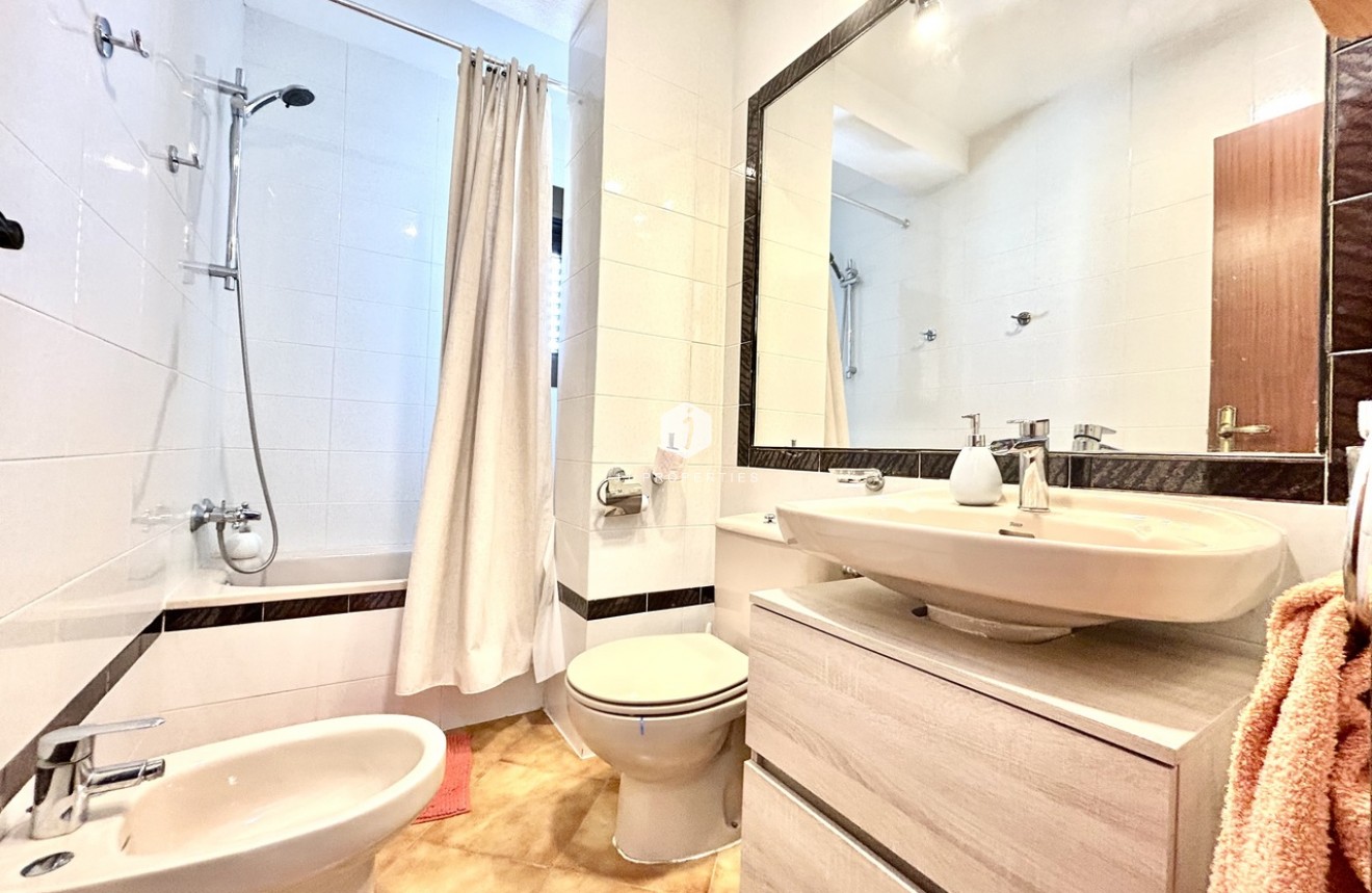 Z drugiej ręki - Mieszkanie w bloku -
Cabo Roig - Costa Blanca