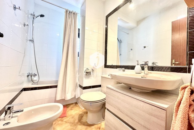 Z drugiej ręki - Mieszkanie w bloku -
Cabo Roig - Costa Blanca