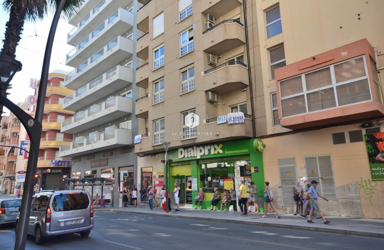 Segunda mano - Apartamento / piso -
Torrevieja - Centro