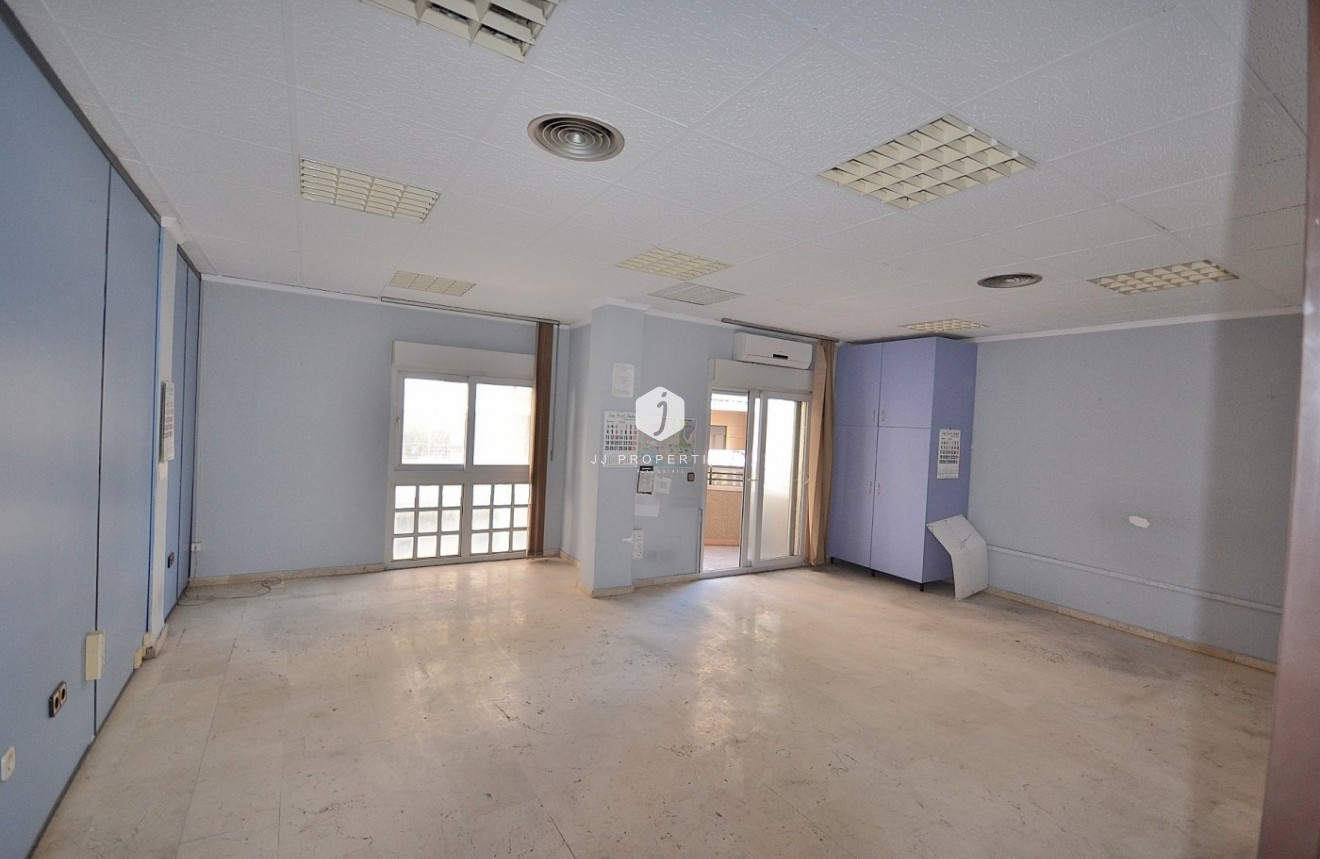 Segunda mano - Apartamento / piso -
Torrevieja - Centro