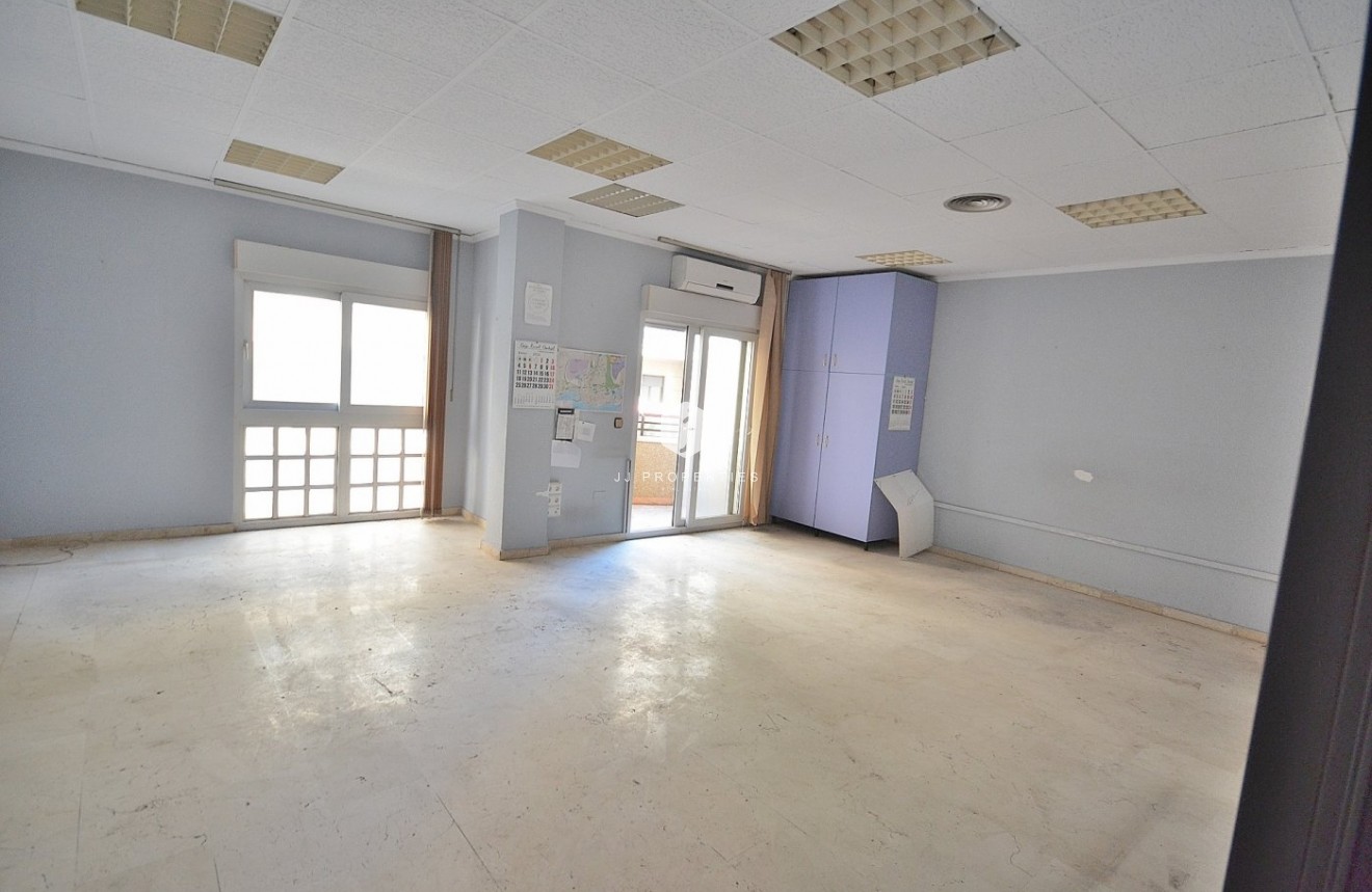 Segunda mano - Apartamento / piso -
Torrevieja - Centro