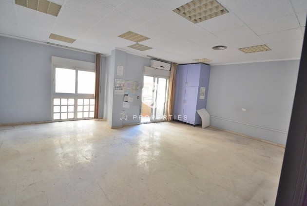 Segunda mano - Apartamento / piso -
Torrevieja - Centro