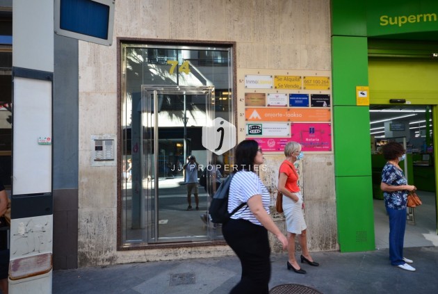 Segunda mano - Apartamento / piso -
Torrevieja - Centro