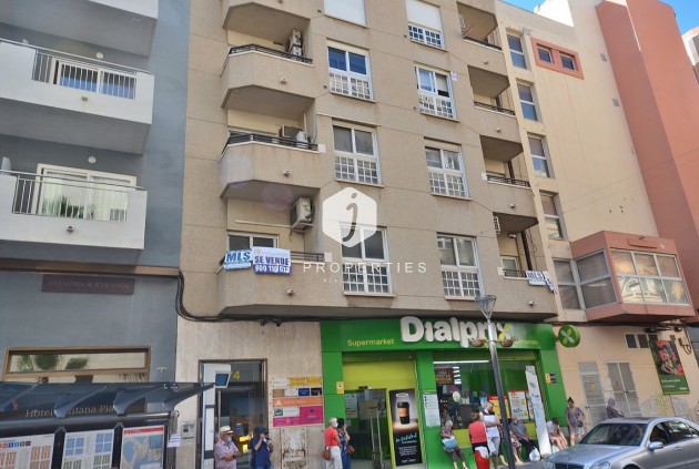 Segunda mano - Apartamento / piso -
Torrevieja - Centro