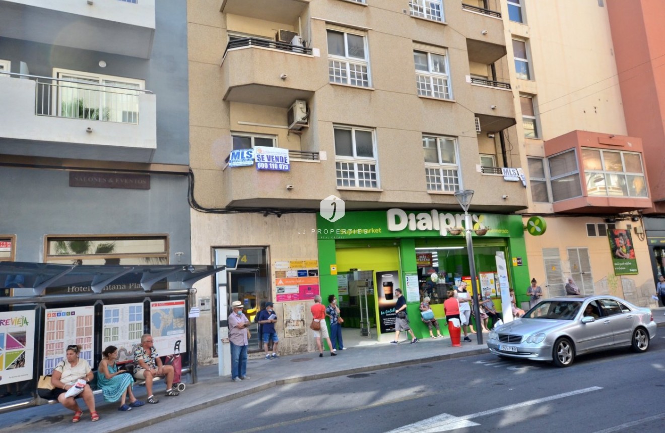 Segunda mano - Apartamento / piso -
Torrevieja - Centro