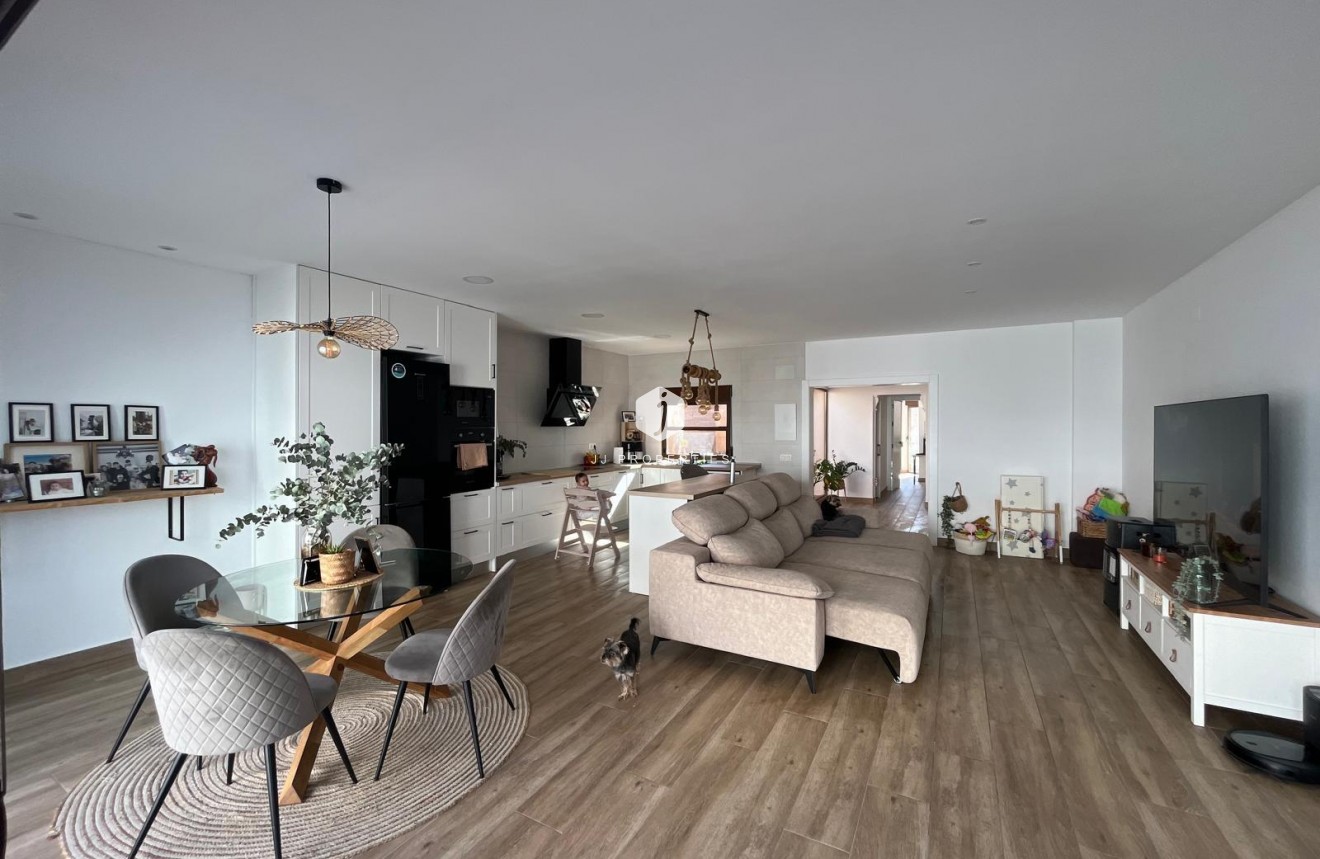 Z drugiej ręki - Mieszkanie w bloku -
Almoradí - Centro Urbano 2