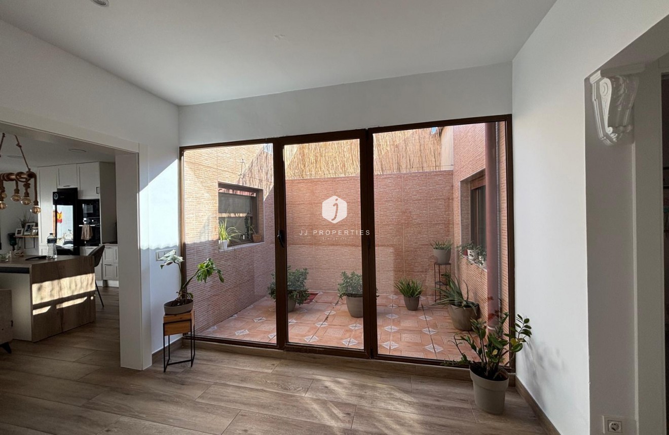 Z drugiej ręki - Mieszkanie w bloku -
Almoradí - Centro Urbano 2