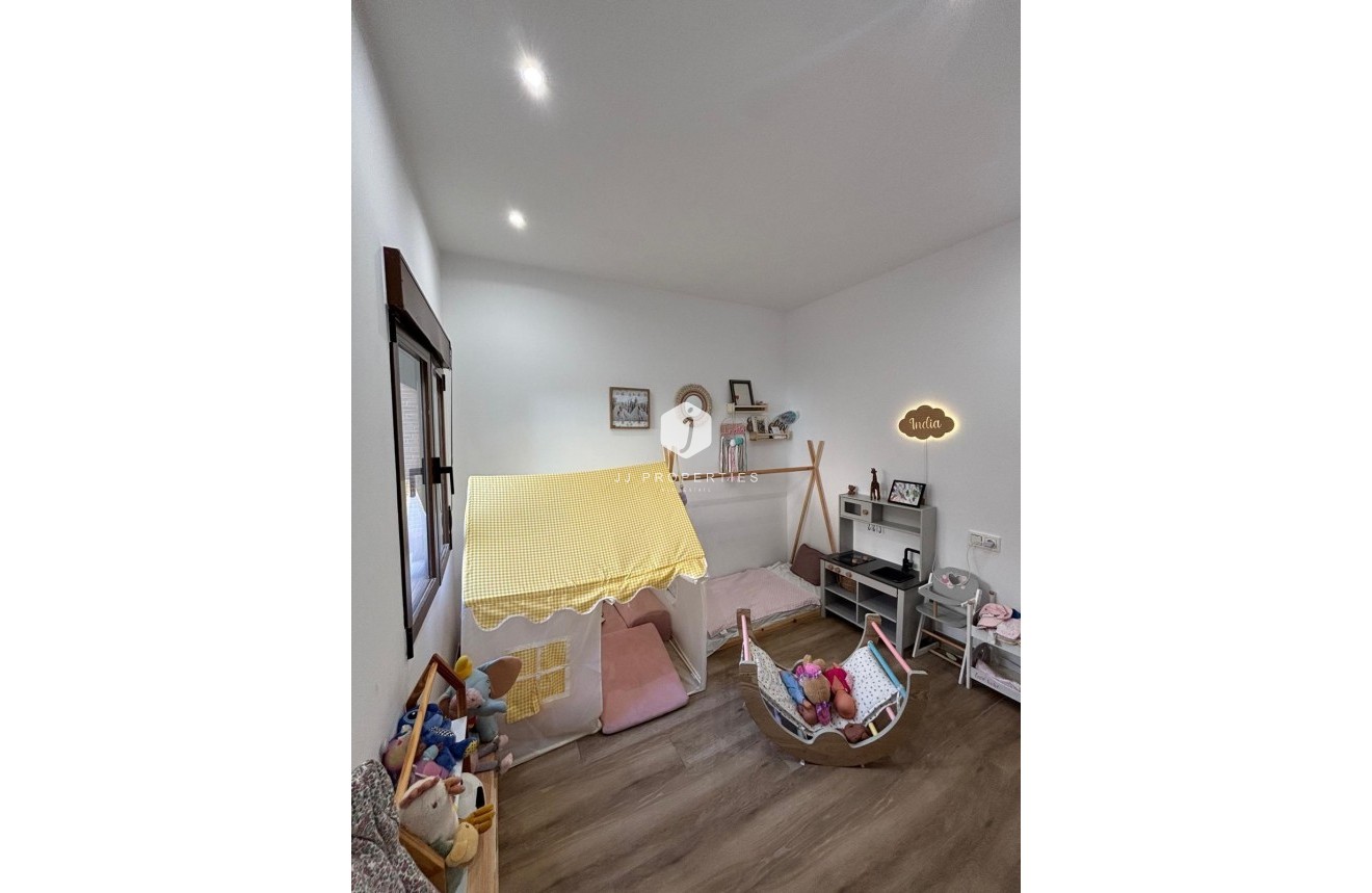 Z drugiej ręki - Mieszkanie w bloku -
Almoradí - Centro Urbano 2