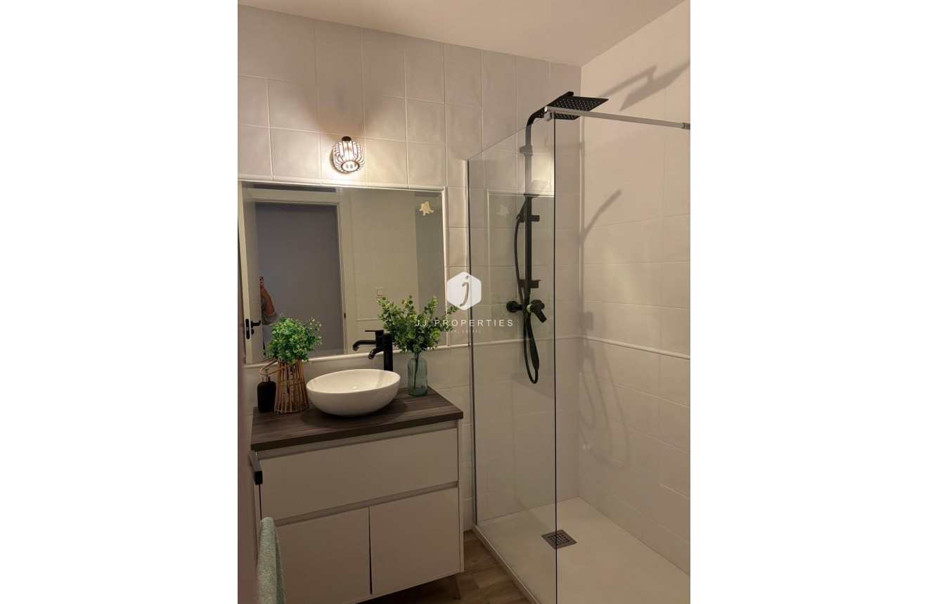 Z drugiej ręki - Mieszkanie w bloku -
Almoradí - Centro Urbano 2