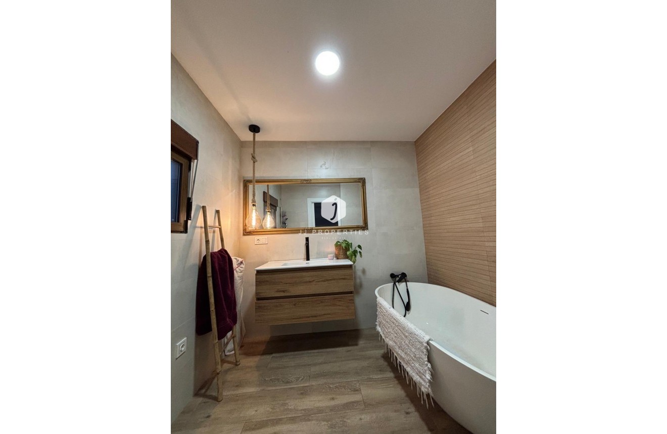 Z drugiej ręki - Mieszkanie w bloku -
Almoradí - Centro Urbano 2