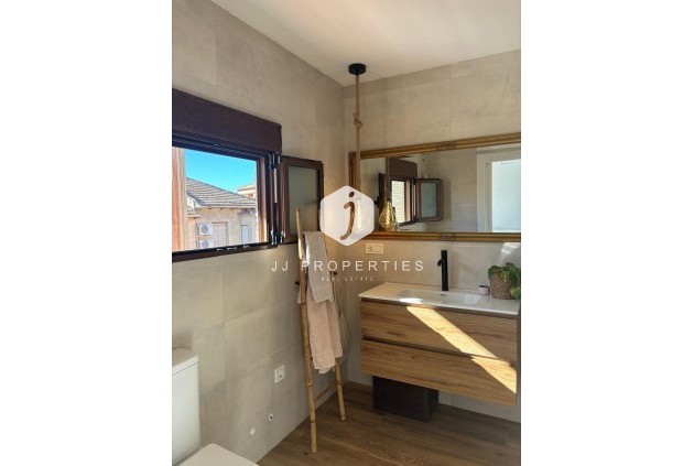 Z drugiej ręki - Mieszkanie w bloku -
Almoradí - Centro Urbano 2