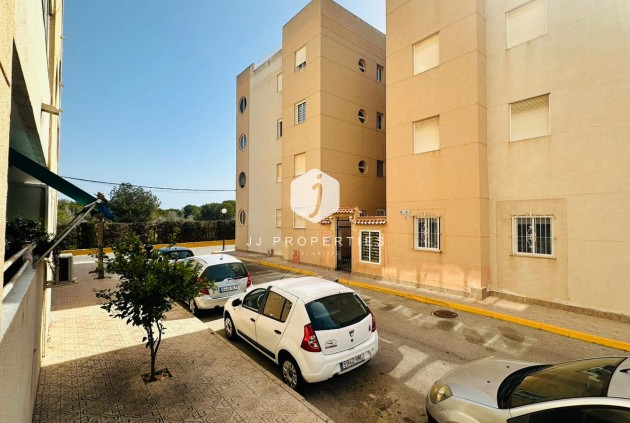 Z drugiej ręki - Mieszkanie w bloku -
Torrevieja - Costa Blanca