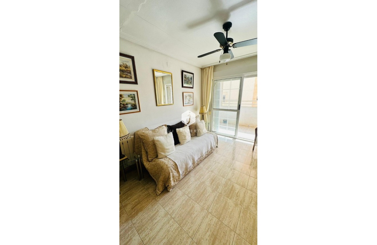 Z drugiej ręki - Mieszkanie w bloku -
Torrevieja - Costa Blanca