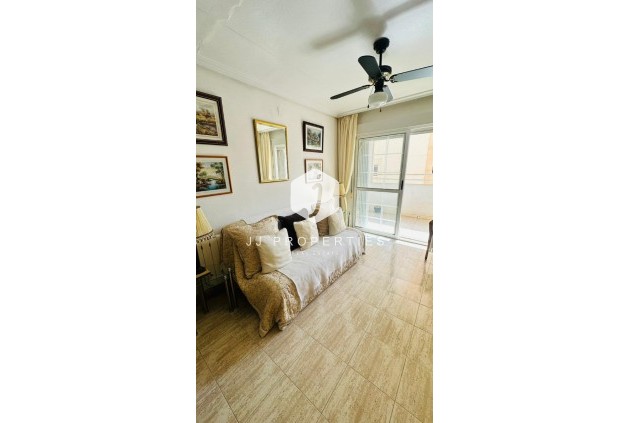 Z drugiej ręki - Mieszkanie w bloku -
Torrevieja - Costa Blanca