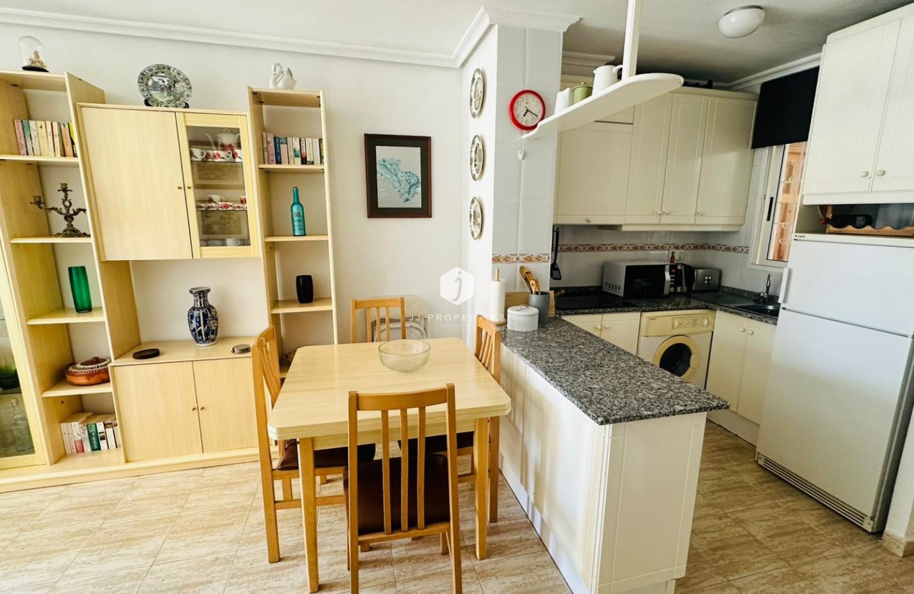 Z drugiej ręki - Mieszkanie w bloku -
Torrevieja - Costa Blanca