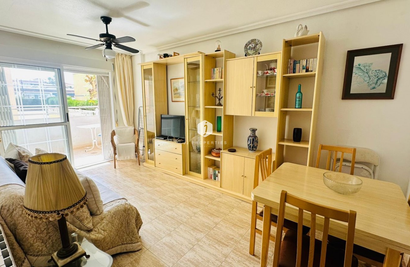 Z drugiej ręki - Mieszkanie w bloku -
Torrevieja - Costa Blanca