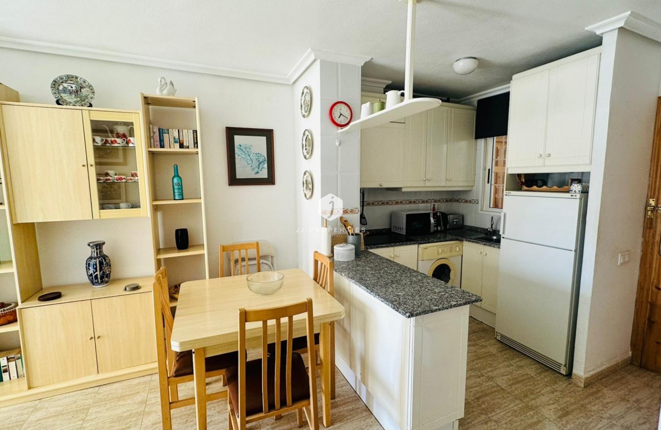 Z drugiej ręki - Mieszkanie w bloku -
Torrevieja - Costa Blanca