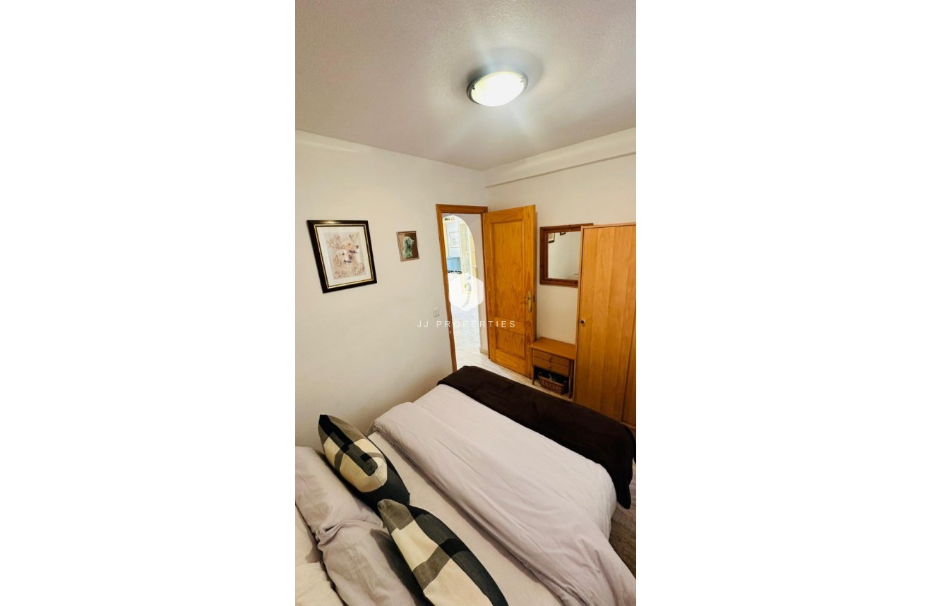 Z drugiej ręki - Mieszkanie w bloku -
Torrevieja - Costa Blanca