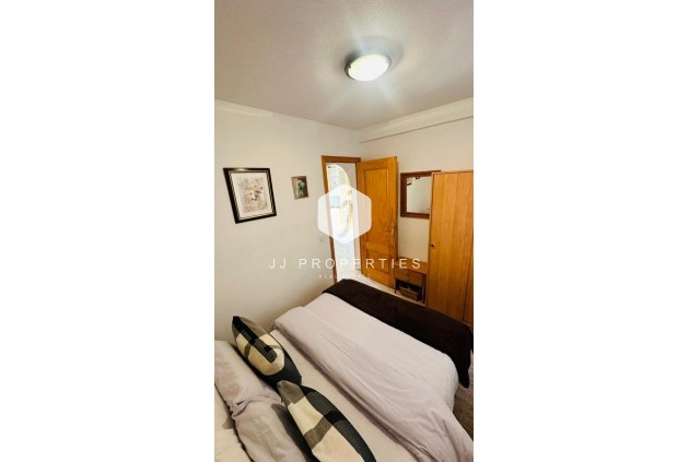 Z drugiej ręki - Mieszkanie w bloku -
Torrevieja - Costa Blanca