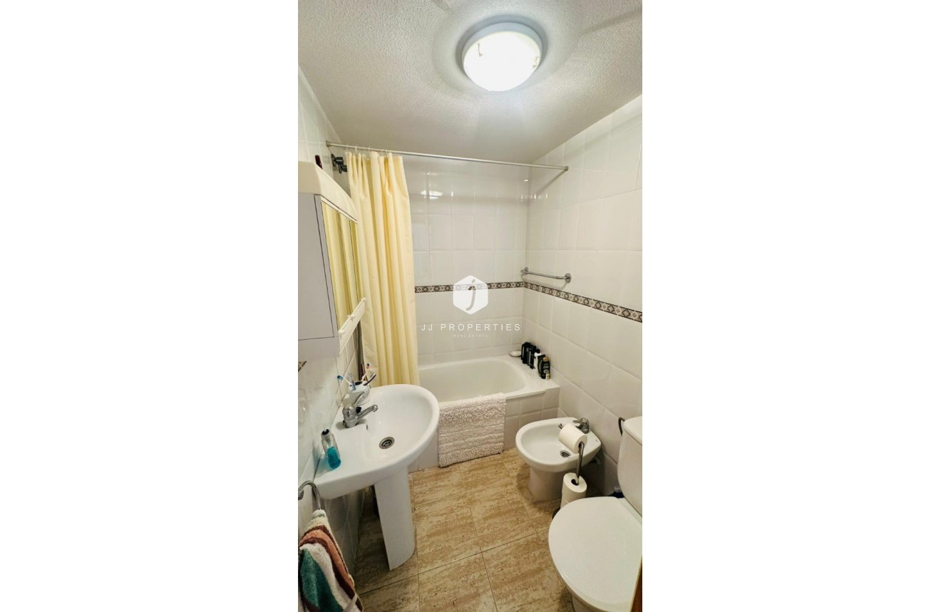 Z drugiej ręki - Mieszkanie w bloku -
Torrevieja - Costa Blanca