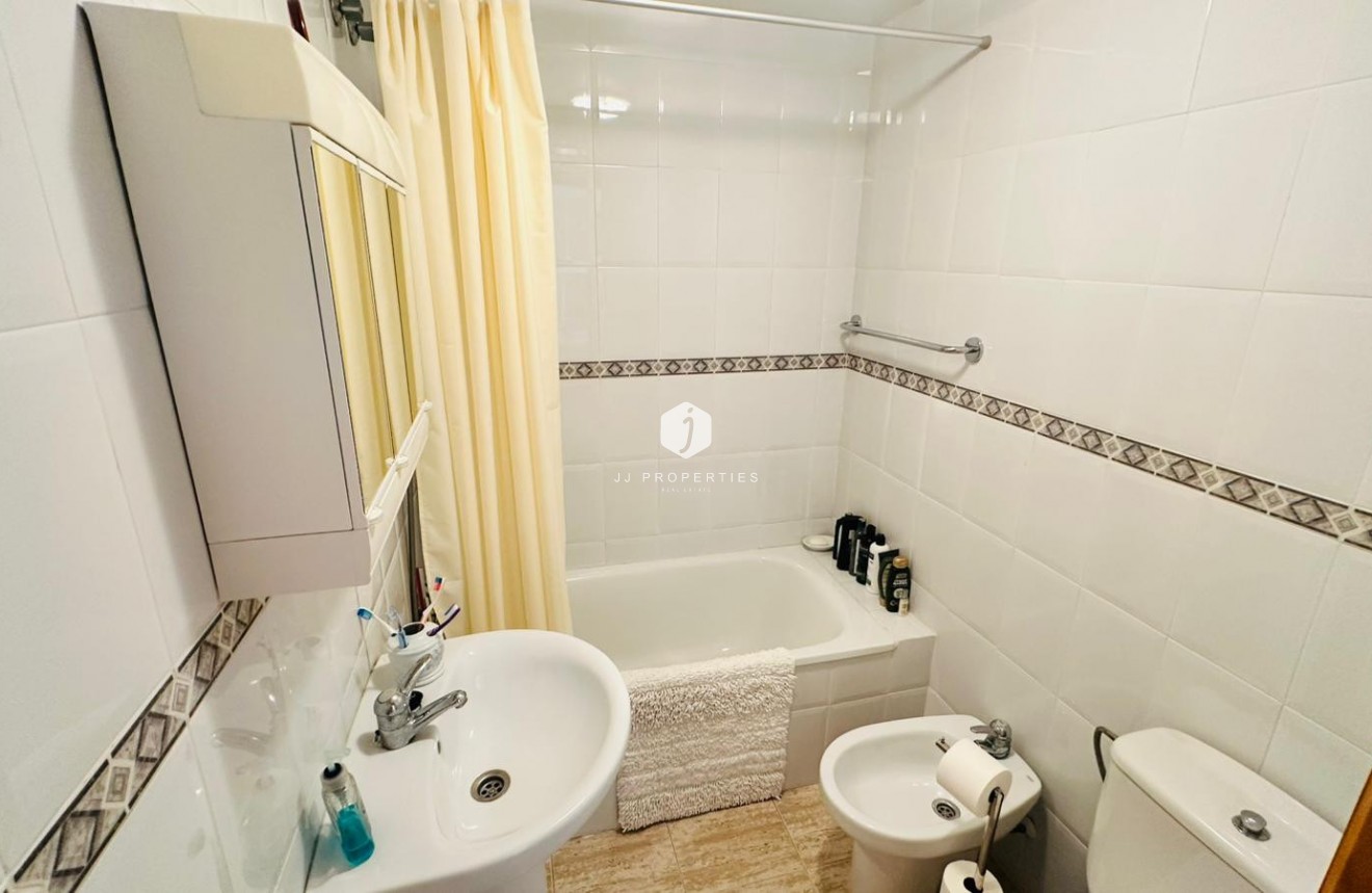 Z drugiej ręki - Mieszkanie w bloku -
Torrevieja - Costa Blanca