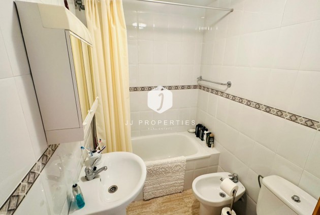 Z drugiej ręki - Mieszkanie w bloku -
Torrevieja - Costa Blanca