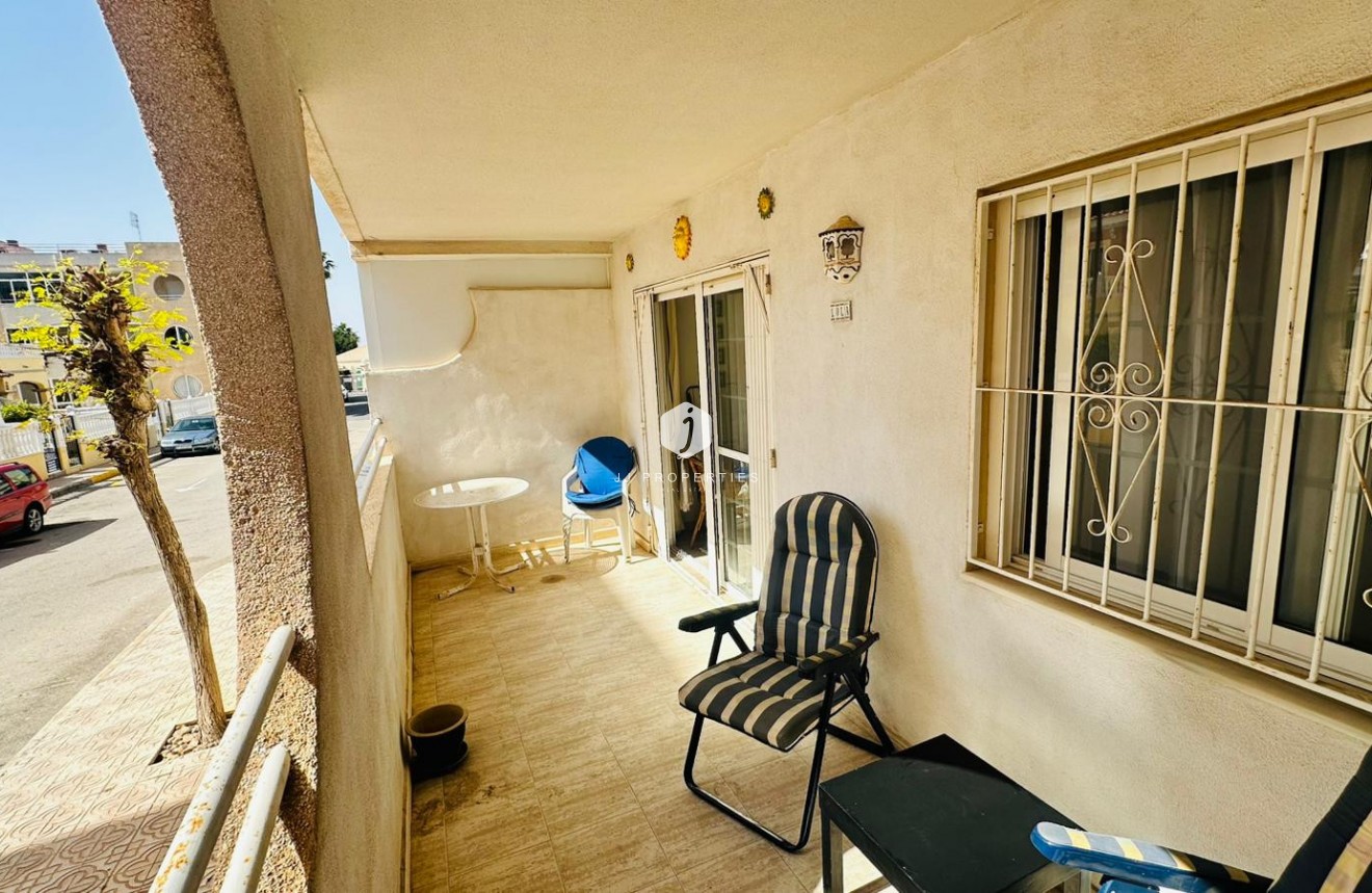 Z drugiej ręki - Mieszkanie w bloku -
Torrevieja - Costa Blanca