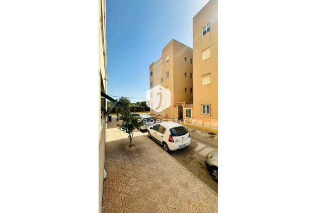 Z drugiej ręki - Mieszkanie w bloku -
Torrevieja - Costa Blanca