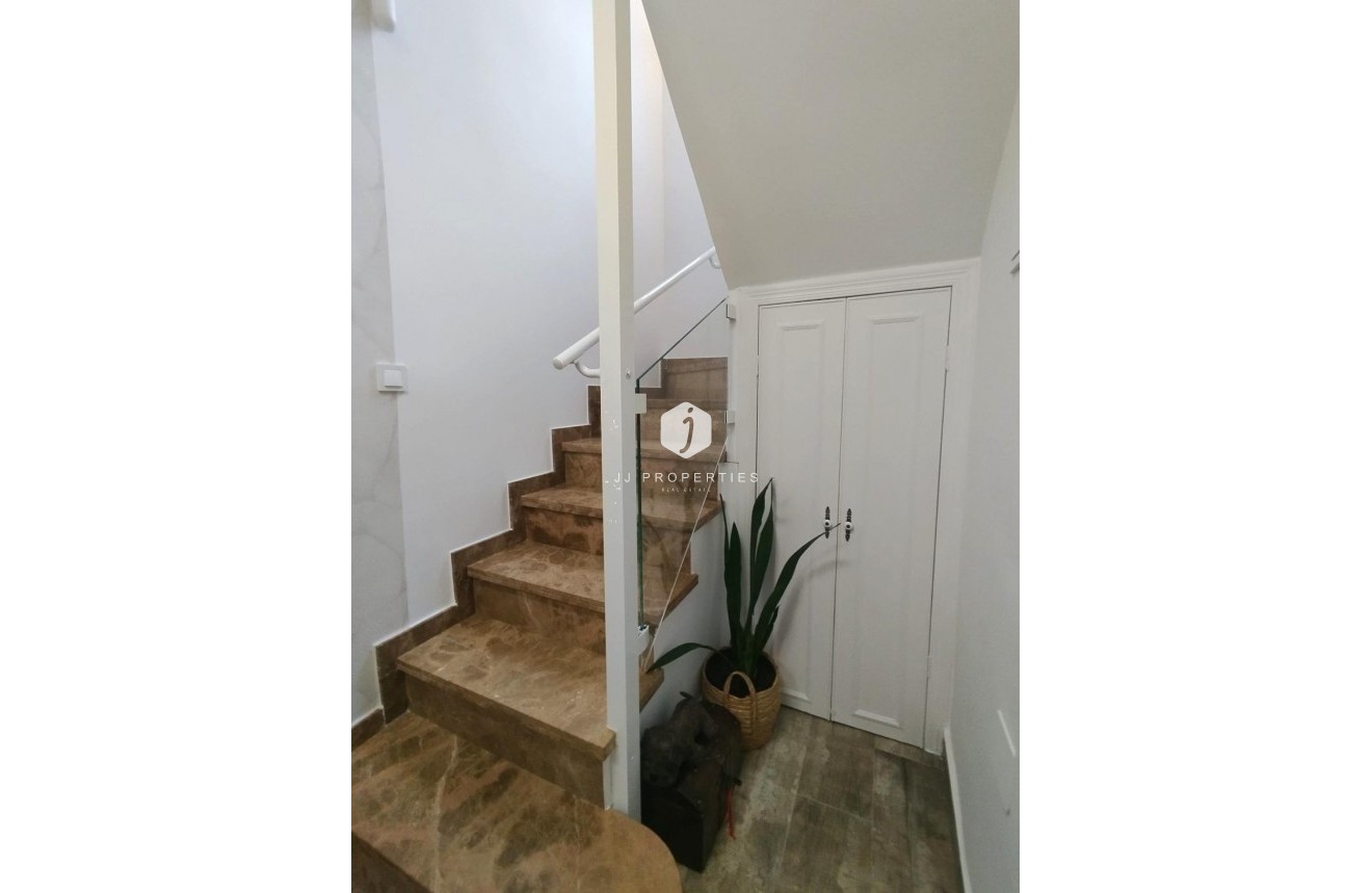 Z drugiej ręki - Villa -
San Miguel de Salinas - Inland