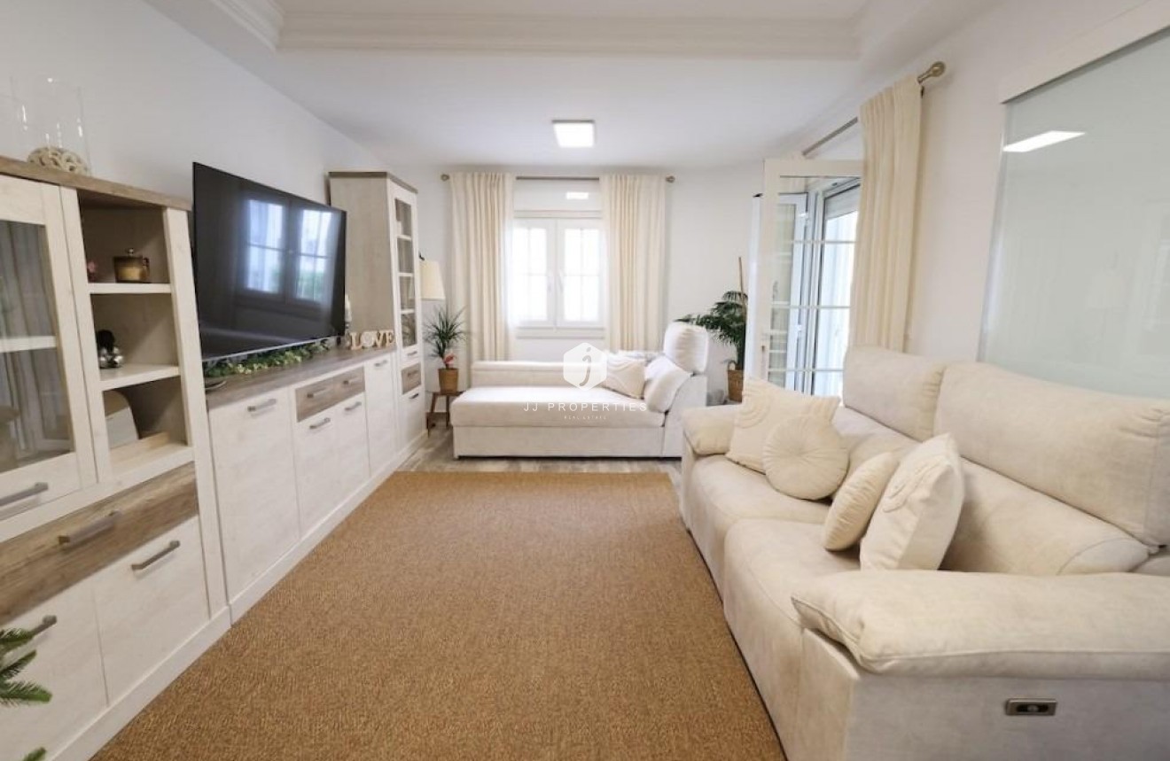 Z drugiej ręki - Villa -
San Miguel de Salinas - Inland