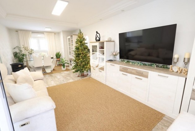 Z drugiej ręki - Villa -
San Miguel de Salinas - Inland