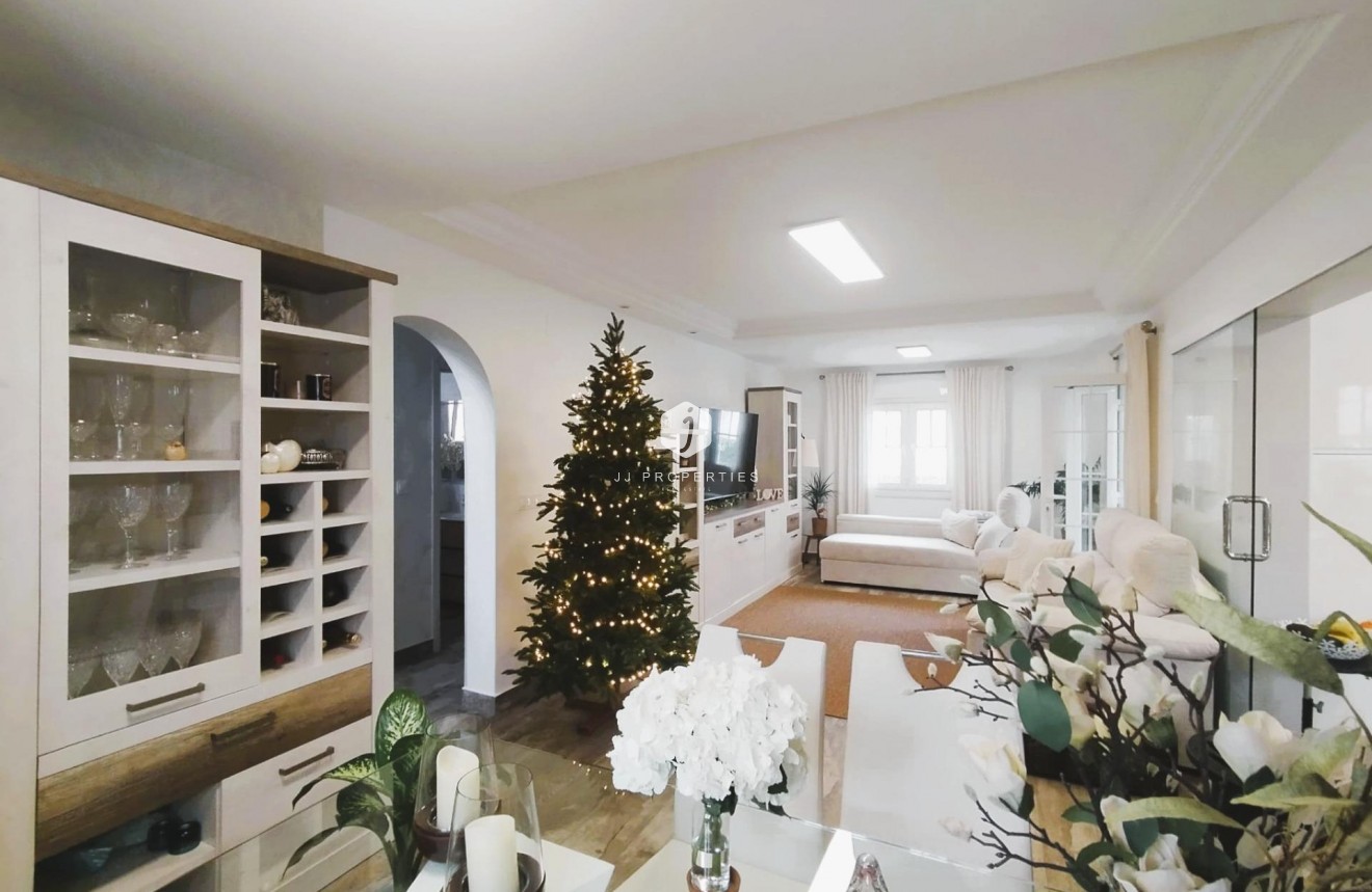 Z drugiej ręki - Villa -
San Miguel de Salinas - Inland