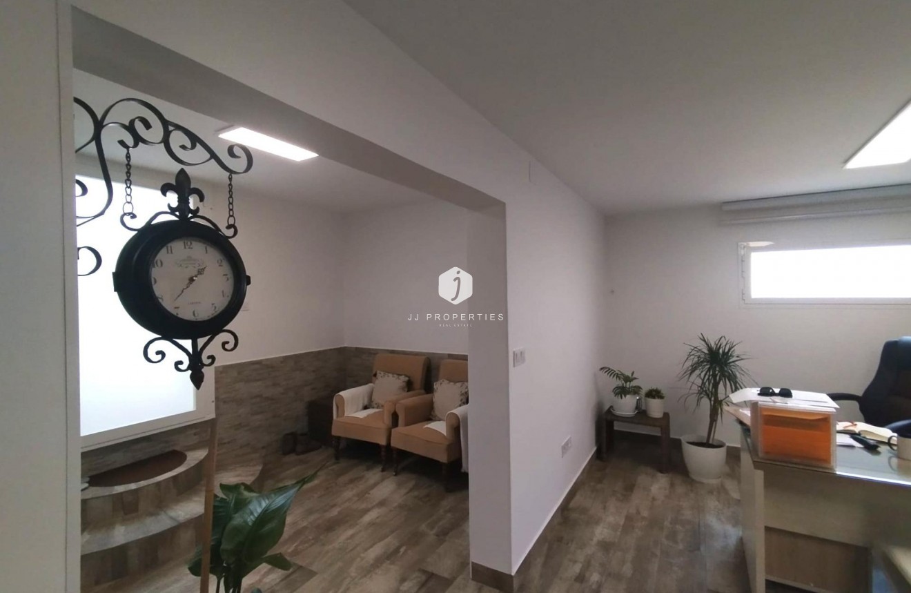 Z drugiej ręki - Villa -
San Miguel de Salinas - Inland