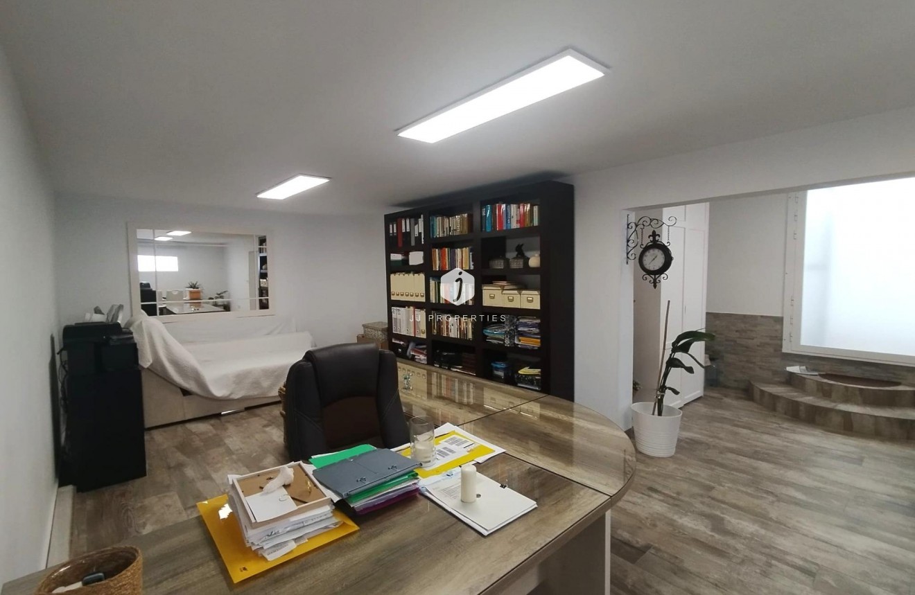 Z drugiej ręki - Villa -
San Miguel de Salinas - Inland