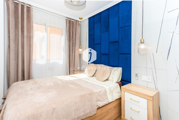 Z drugiej ręki - Mieszkanie w bloku -
Torrevieja - Centro