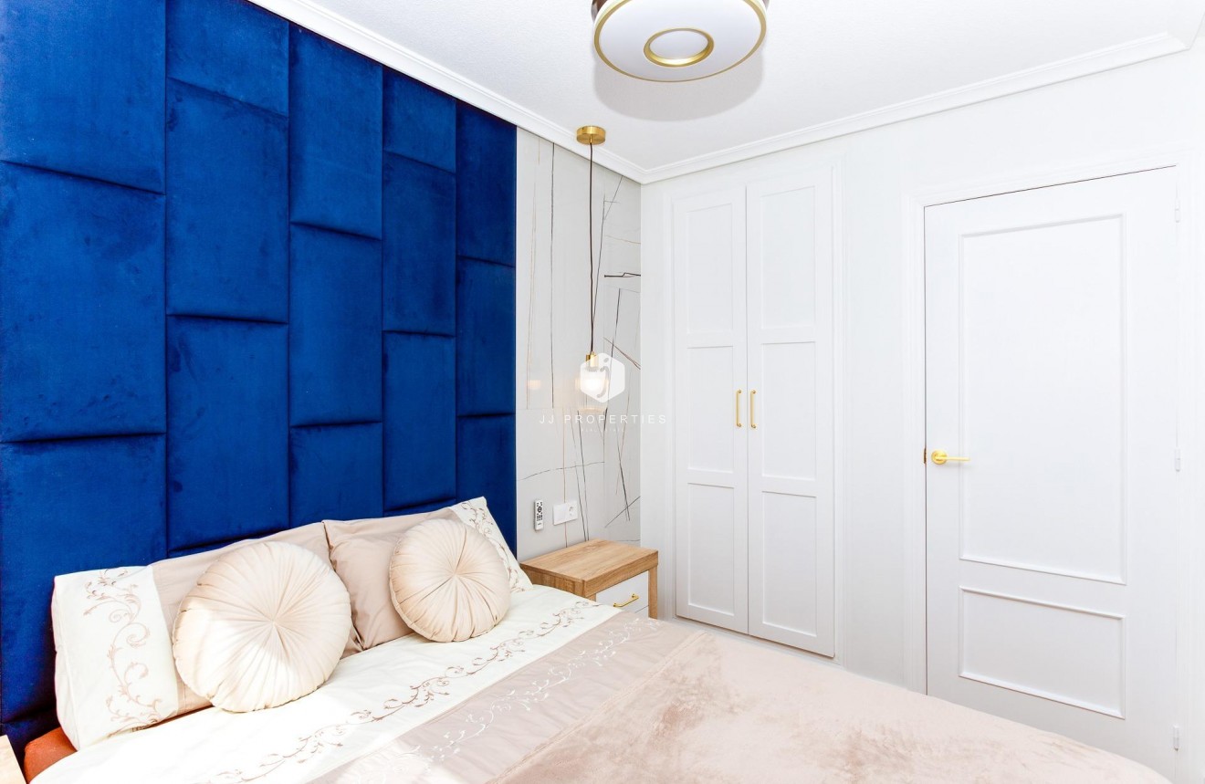 Z drugiej ręki - Mieszkanie w bloku -
Torrevieja - Centro