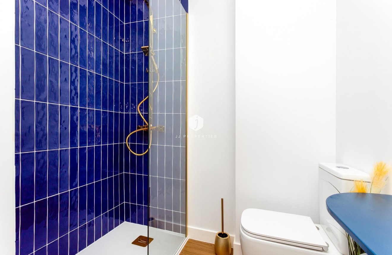 Z drugiej ręki - Mieszkanie w bloku -
Torrevieja - Centro