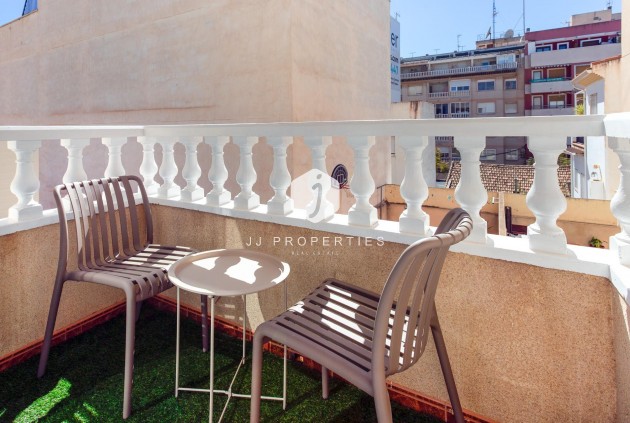 Z drugiej ręki - Mieszkanie w bloku -
Torrevieja - Centro