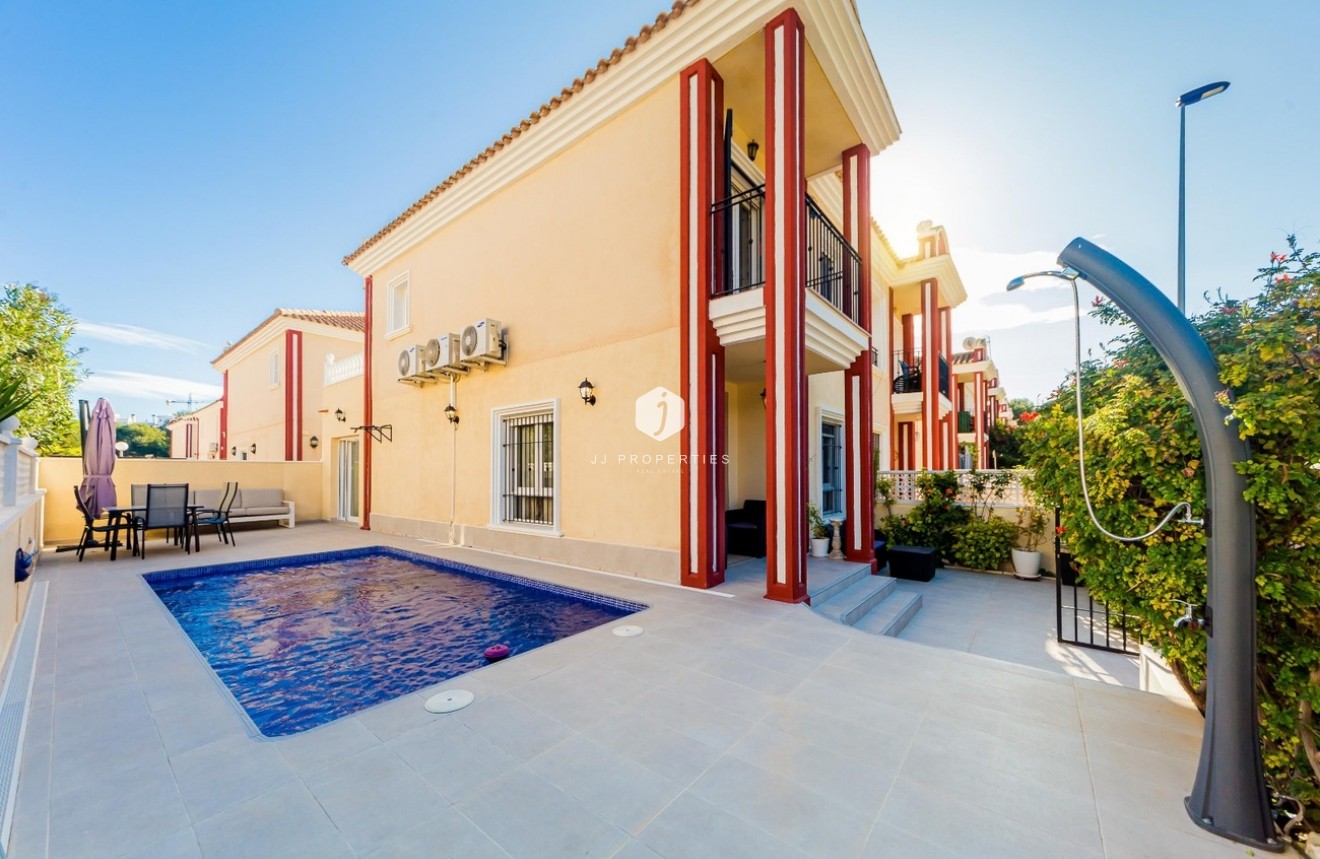 Segunda mano - Duplex -
Dehesa de Campoamor - Costa Blanca