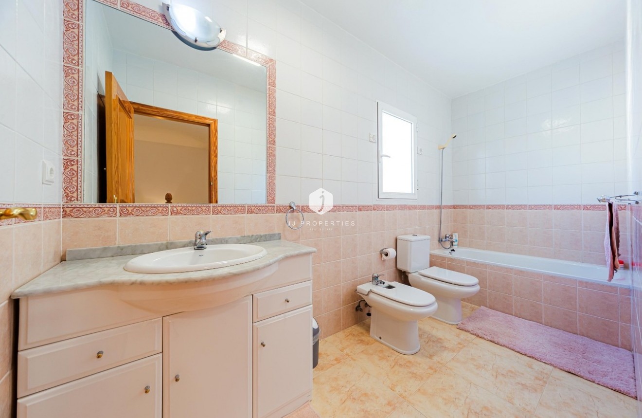 Segunda mano - Duplex -
Dehesa de Campoamor - Costa Blanca