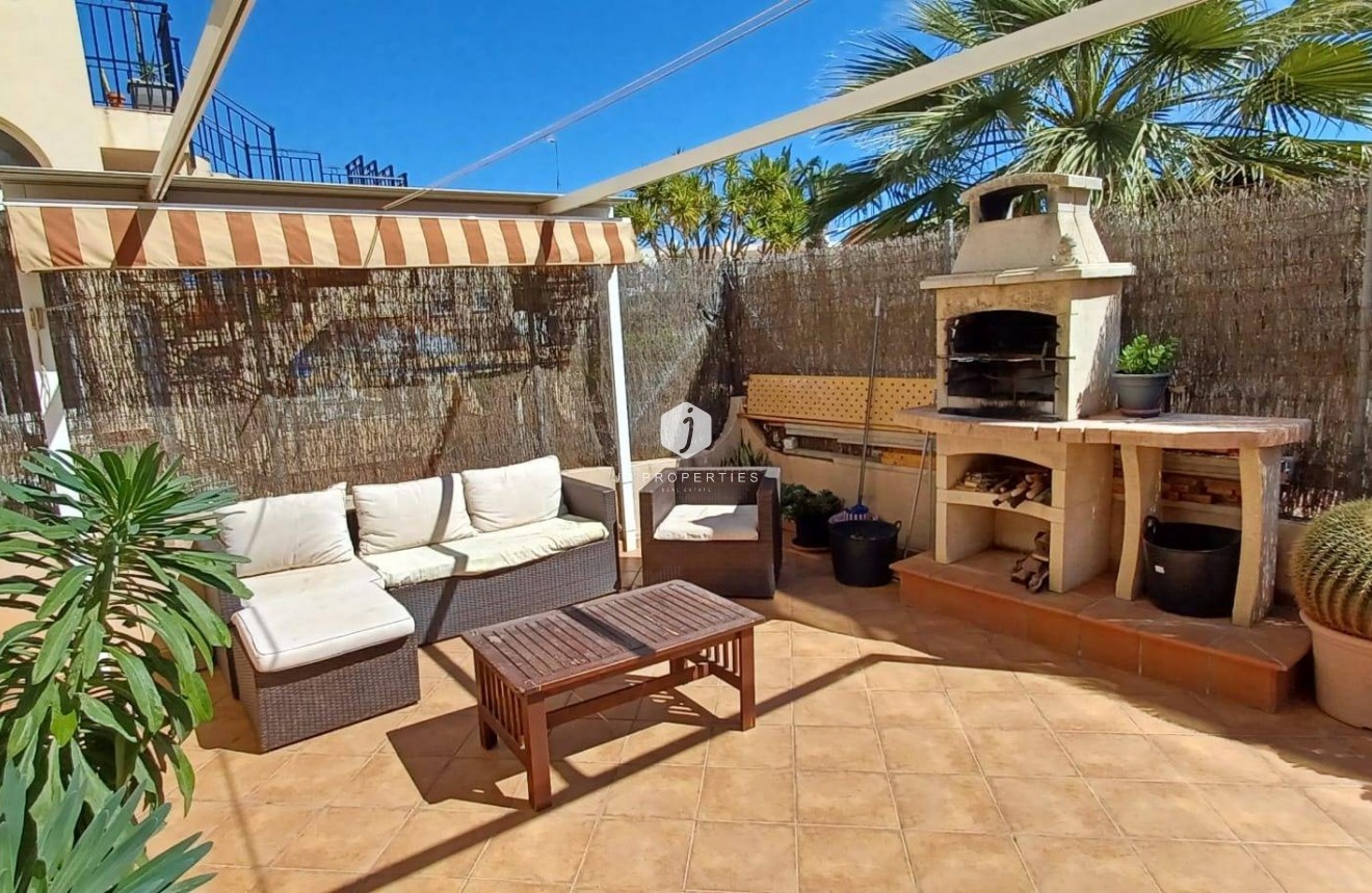 Z drugiej ręki - Bungalow -
Orihuela Costa - Los Almendros-la Florida