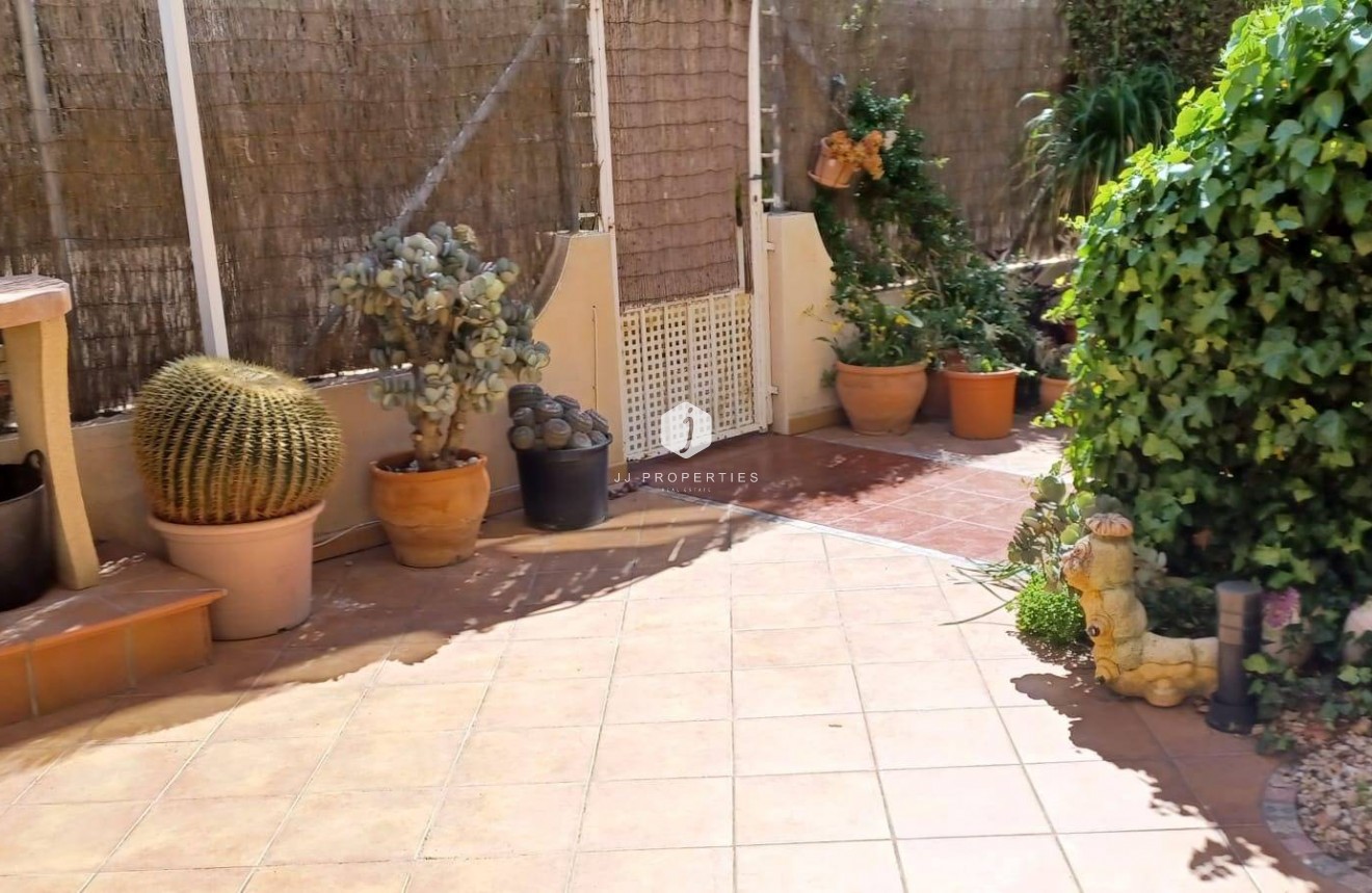 Z drugiej ręki - Bungalow -
Orihuela Costa - Los Almendros-la Florida